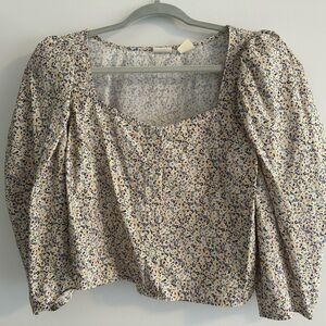 Levi’s Floral Puffy Sleeve Blouse